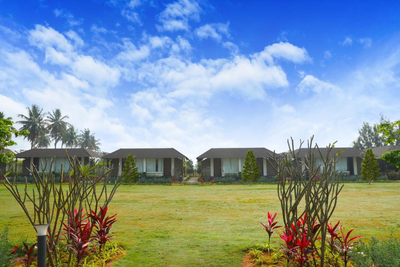 Veerdency Luxury Resort & Hotel Pure Veg Bangalore Exterior foto